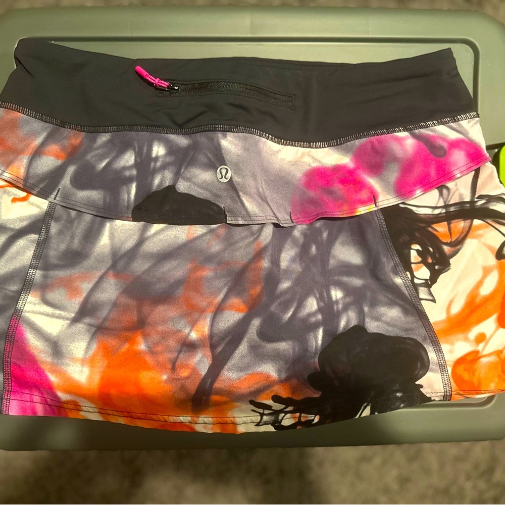 Lululemon rare active wear shorts size 6 unicorn tears.